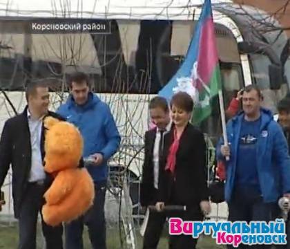 Хоккеисты «Кубани» подарили кореновским детям-сиротам игровую площадку