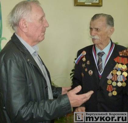 Полицейские Кореновского района поздравили ветерана