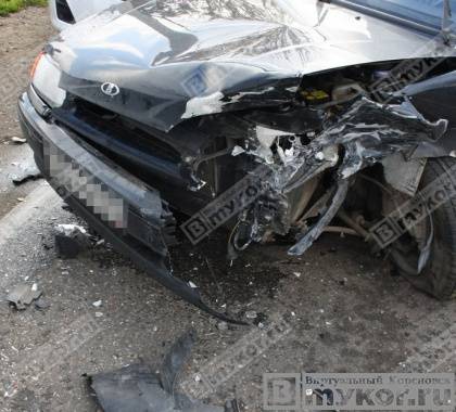 Два автомобиля пострадали в результате аварии около железнодорожного переезда в Кореновске