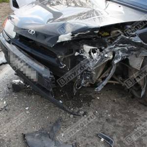 Два автомобиля пострадали в результате аварии около железнодорожного переезда в Кореновске