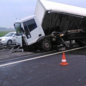 2 июня 2016 года в Кореновском районе легковой Fiat столкнулся с грузовым Iveco