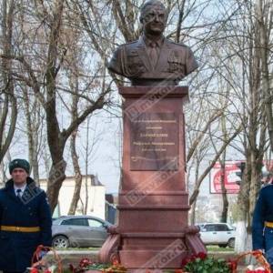 На Аллее Славы в Кореновске открыли памятник Герою России Ряфагатю Хабибуллину