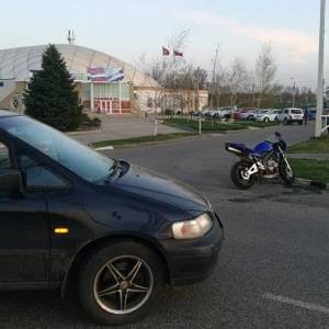 9 апреля 2018 года в Кореновске мотоциклист без прав устроил ДТП на встречке