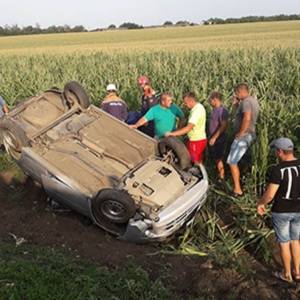 14 июля 2019 года возле хутора Бураковского вылетел в кювет и перевернулся автомобиль с пенсионерами