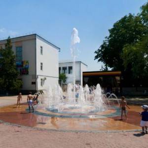 В Кореновске после реконструкции открыт новый цветомузыкальный фонтан 28 июня 2013 года