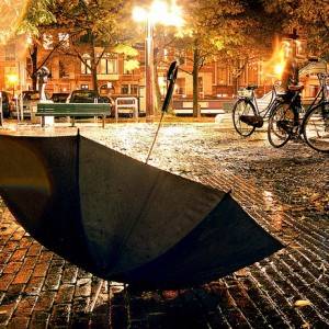 Удивительные идеи  использования старых зонтов