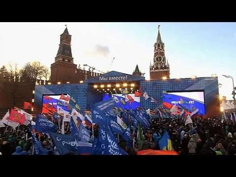От Калининграда до Владивостока россияне празднуют годовщину возвращения Крыма