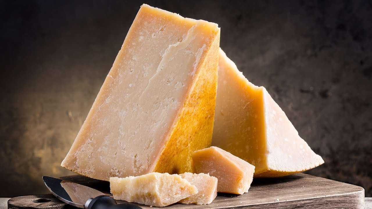 Почему пармезан стоит так дорого, и другие забавные факты о сыре