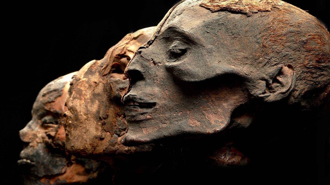 Вот и открылась правда. А человек ли это? Это одна из самых древних мумий в мире.